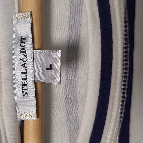 Stella & Dot Striped Top. Size Lg. - Picture 3 of 5